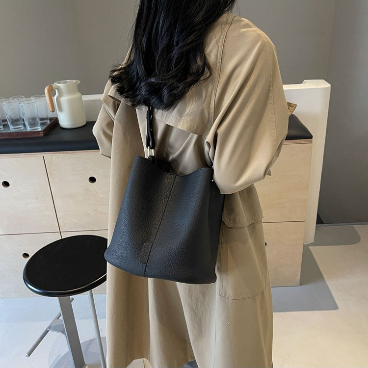 Hanna Bucket Bag