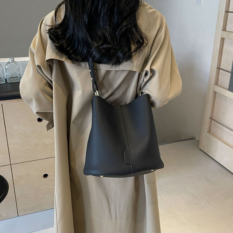 Hanna Bucket Bag