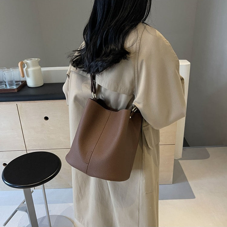 Hanna Bucket Bag