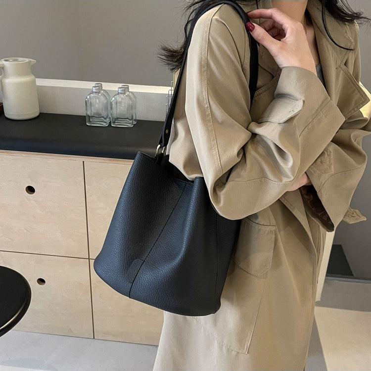 Hanna Bucket Bag