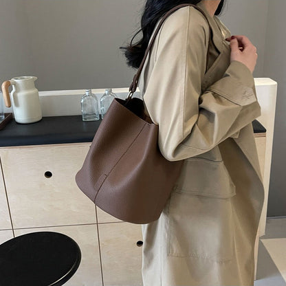 Hanna Bucket Bag