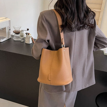 Hanna Bucket Bag