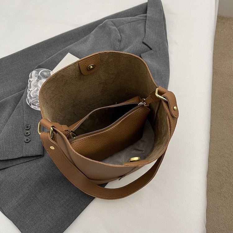 Hanna Bucket Bag