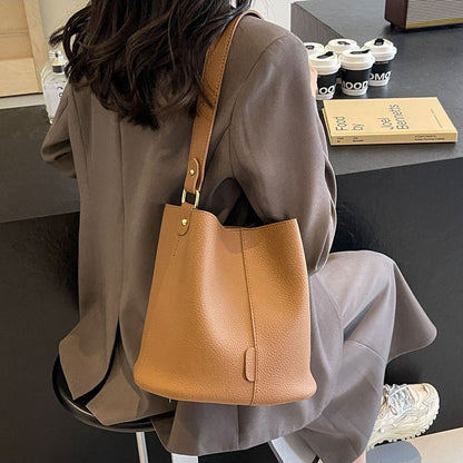 Hanna Bucket Bag